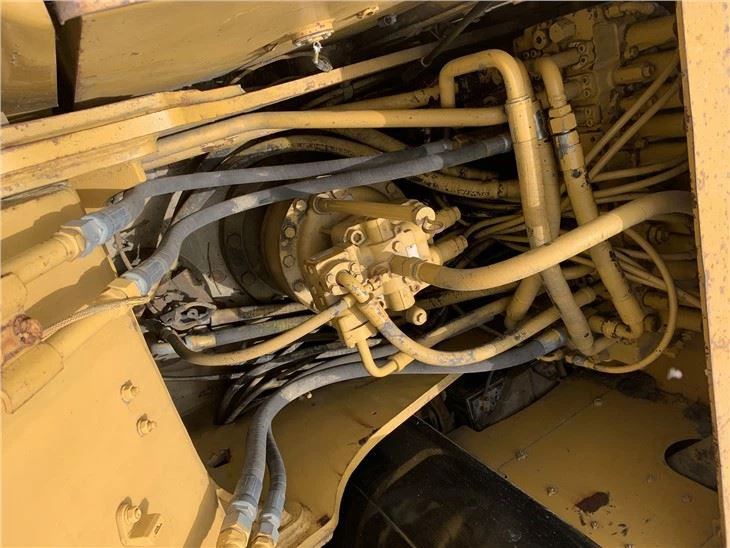 Used Carter 323D Excavator