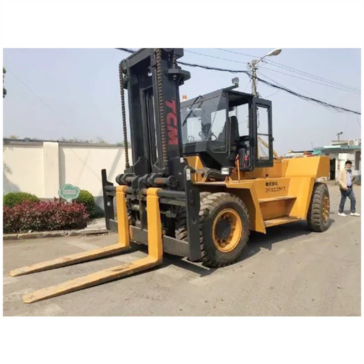 乗用フォークリフト