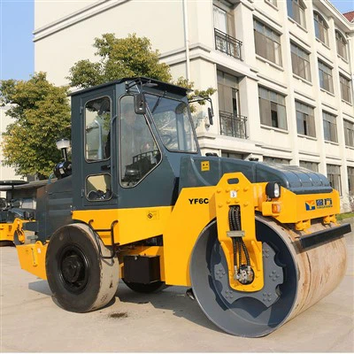 全油圧式ロードグレーダー